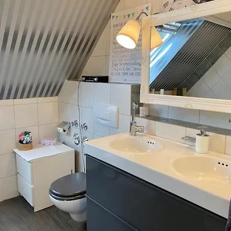Light Flow Stylish Attic House. M. Balcony דירה *